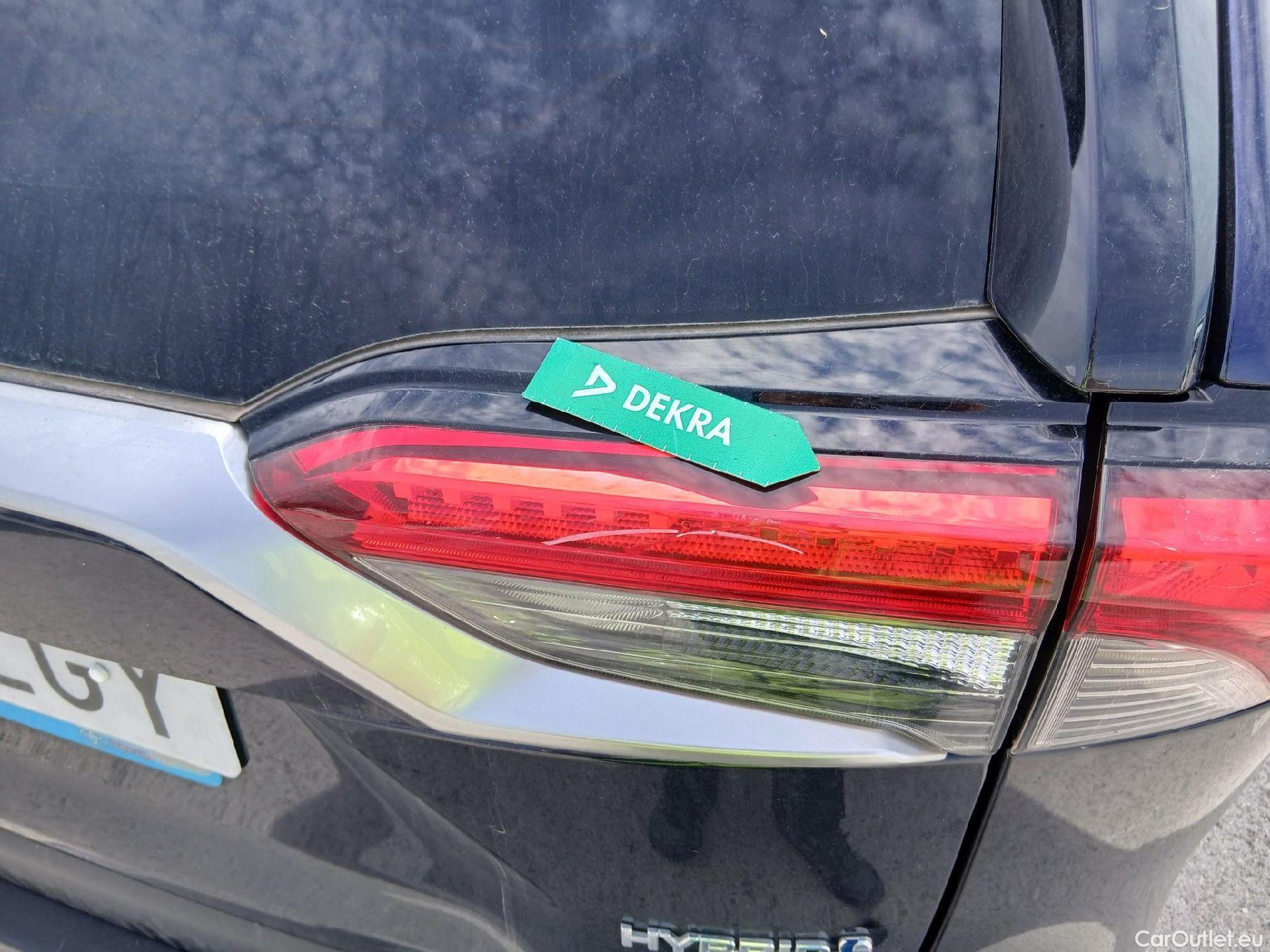  Toyota  RAV4 TOYOTA  / 2018 / 5P / todoterreno 2.5l 220H Advance #29