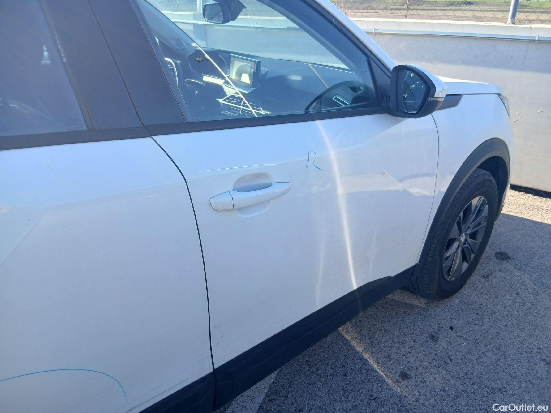  Peugeot  2008 PEUGEOT  / 2019 / 5P / todoterreno Active Pack BlueHDI 81kW (110CV) #23