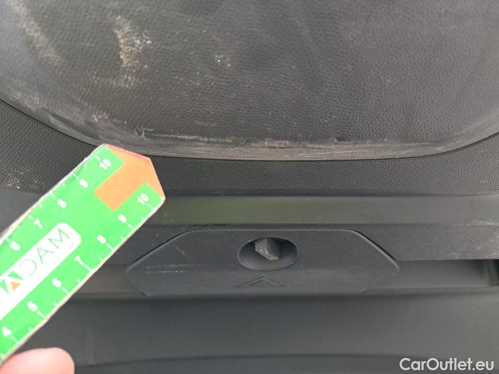  Peugeot  2008 PEUGEOT  / 2019 / 5P / todoterreno Allure BlueHDI 81kW (110CV) #19