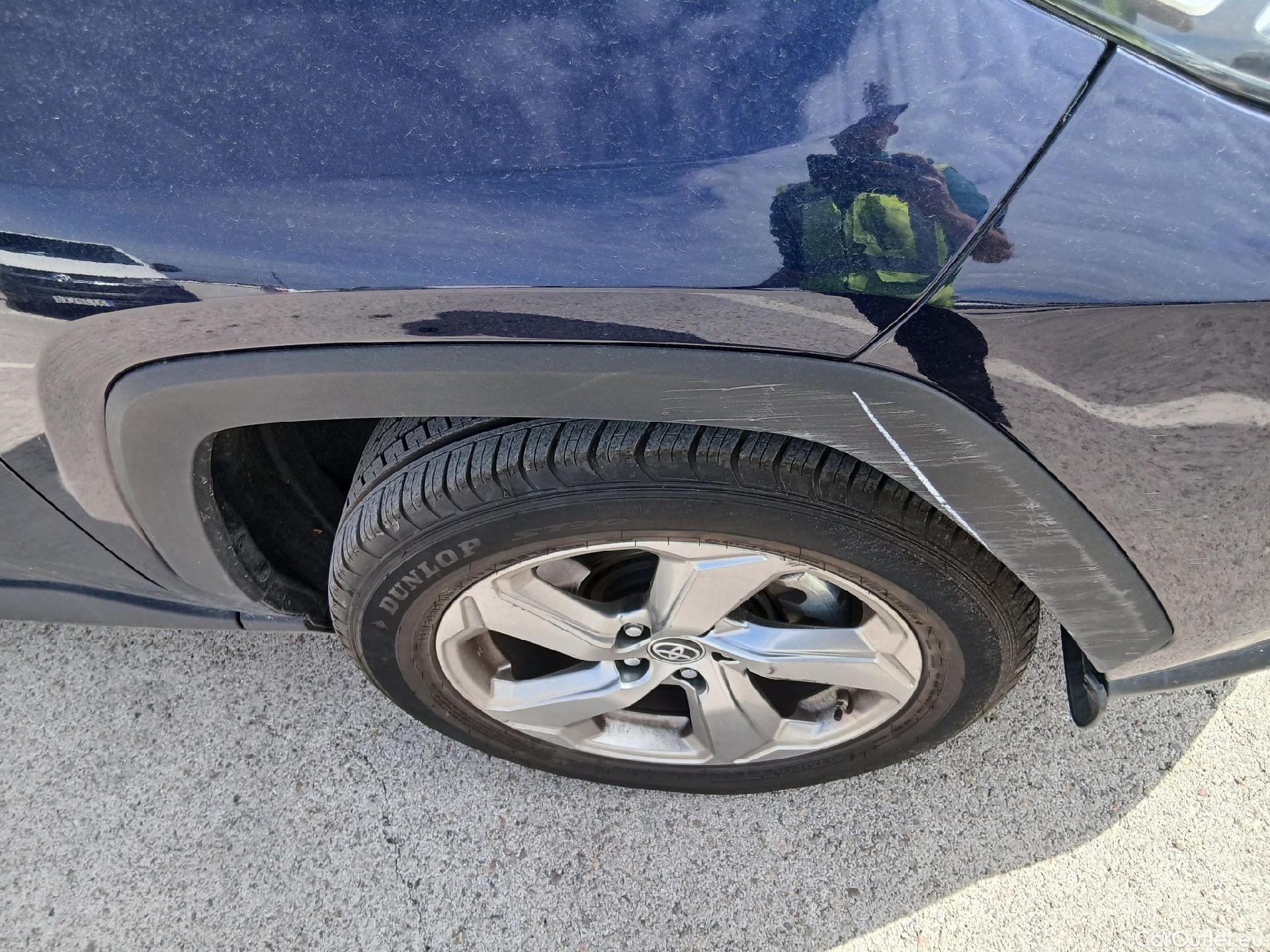  Toyota  RAV4 TOYOTA  / 2018 / 5P / todoterreno 2.5l 220H Advance #42