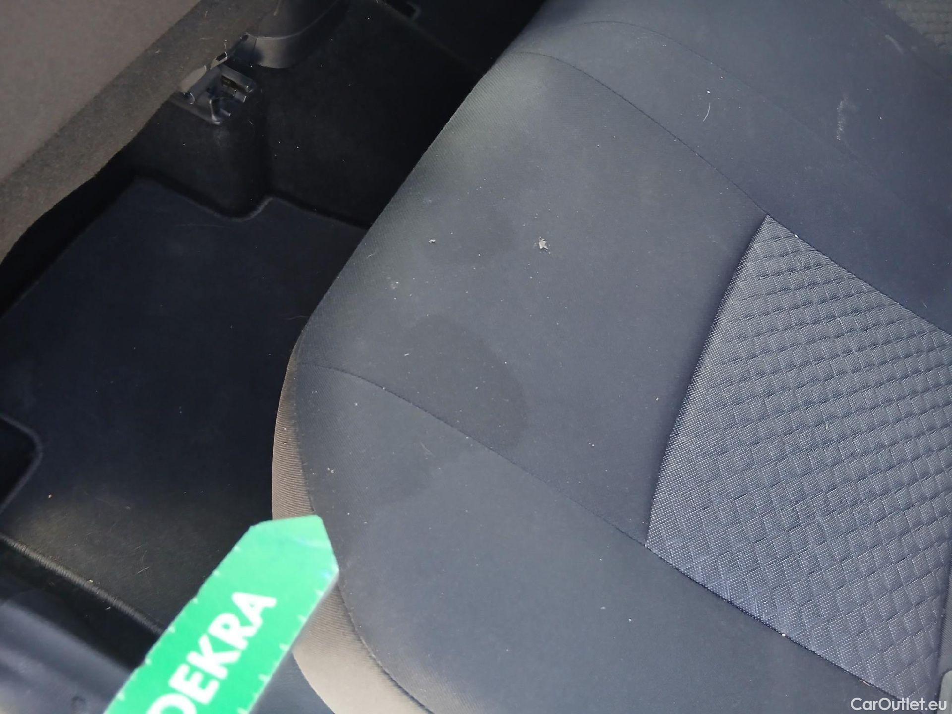  Toyota  C-HR TOYOTA  / 2019 / 5P / todoterreno 2.0 180H Advance #18