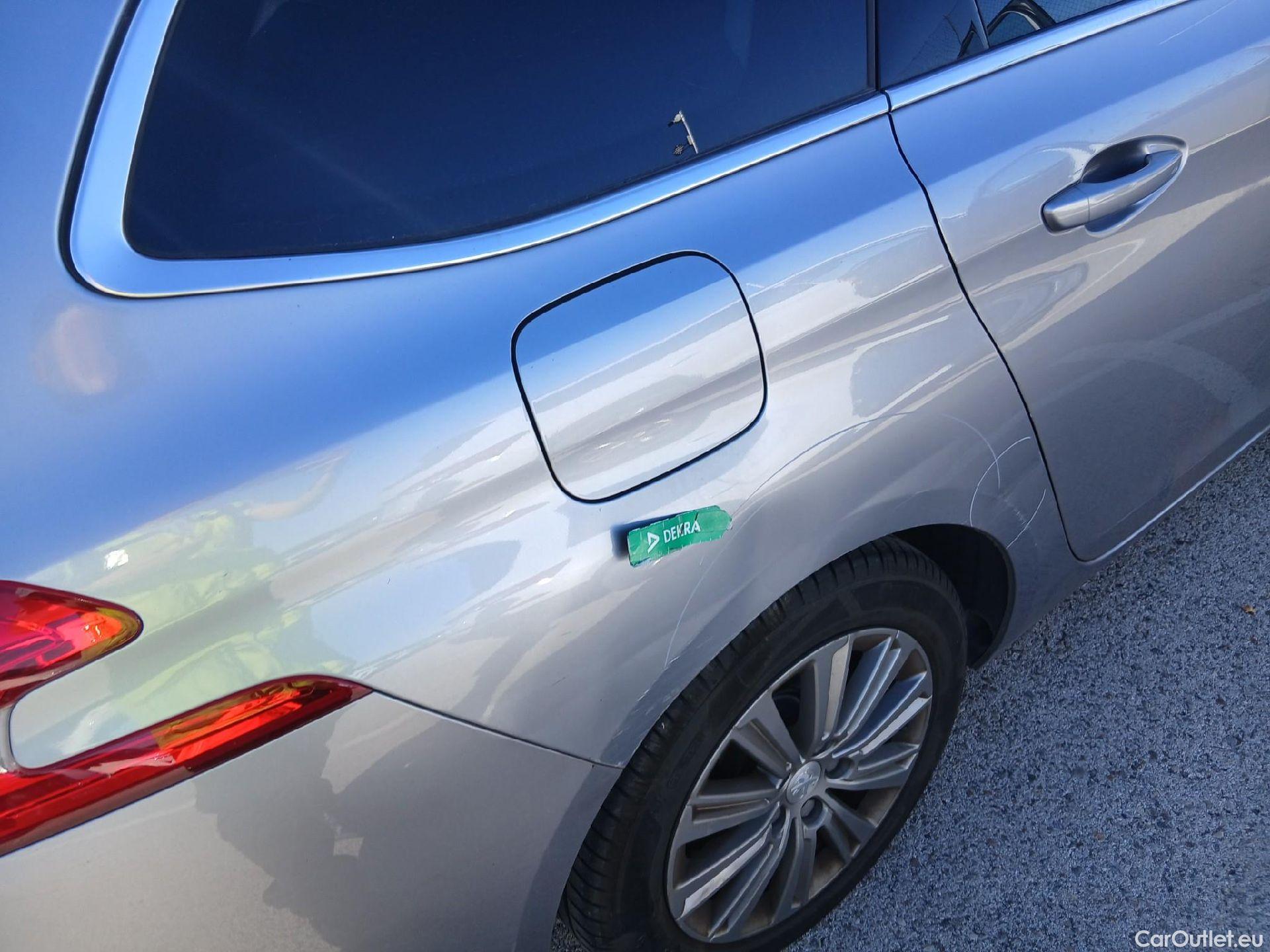  Peugeot  308 PEUGEOT  / 2017 / 5P / familiar SW Allure Pack PureTech 130 S&S #33