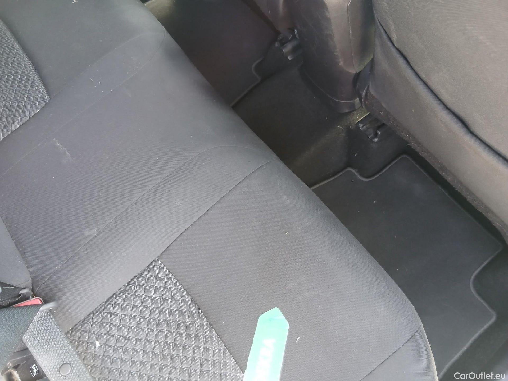  Toyota  C-HR TOYOTA  / 2019 / 5P / todoterreno 2.0 180H Advance #21