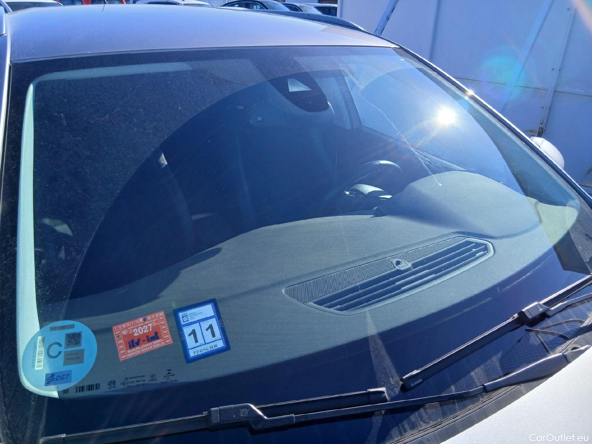  Peugeot  308 PEUGEOT  / 2017 / 5P / familiar SW Allure Pack PureTech 130 S&S #2