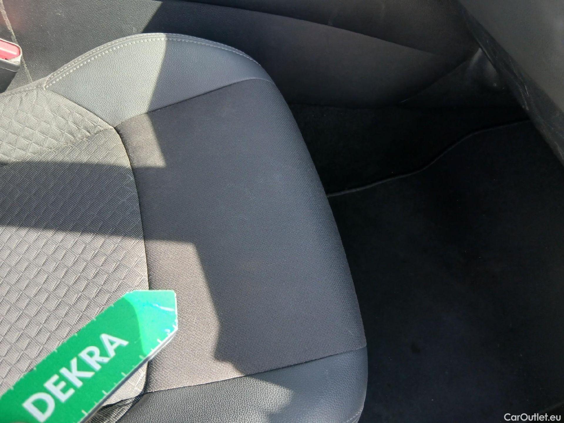  Toyota  C-HR TOYOTA  / 2019 / 5P / todoterreno 2.0 180H Advance #19