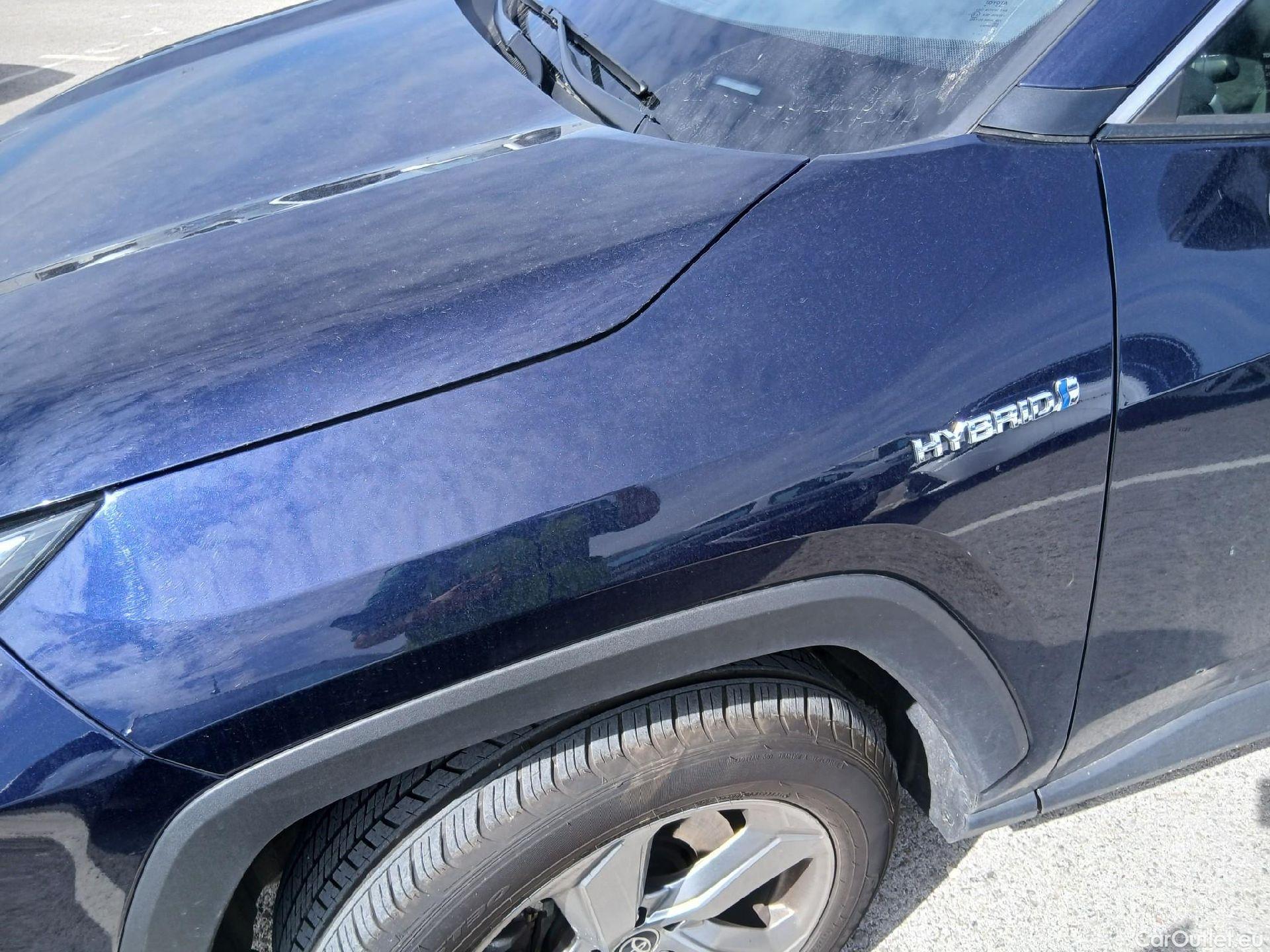  Toyota  RAV4 TOYOTA  / 2018 / 5P / todoterreno 2.5l 220H Advance #10