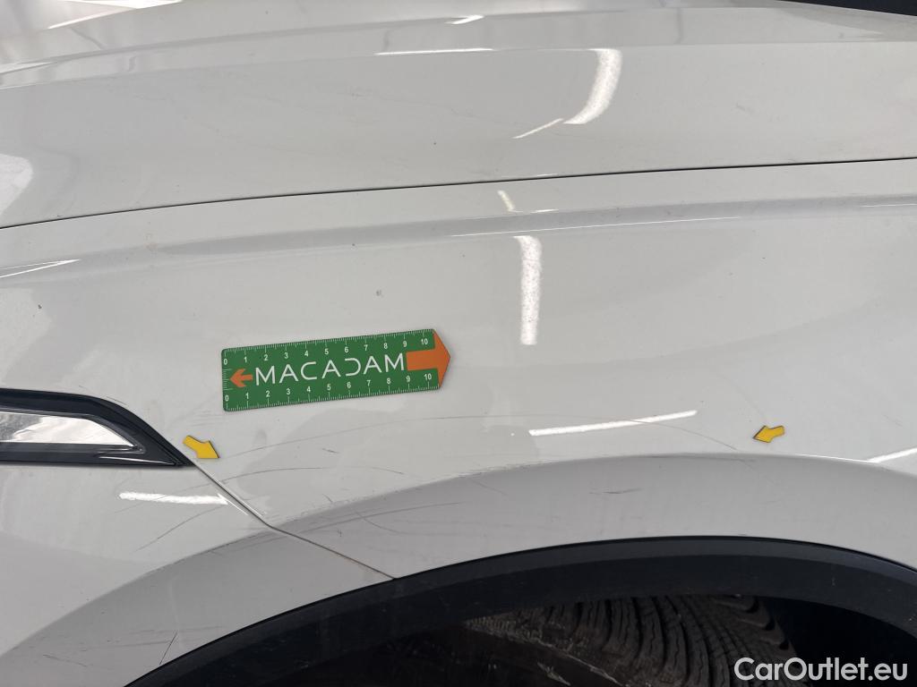  Volkswagen  Tiguan VOLKSWAGEN  / 2020 / 5P / SUV 2.0 TDI 150 DSG7 LIFE PLUS #4