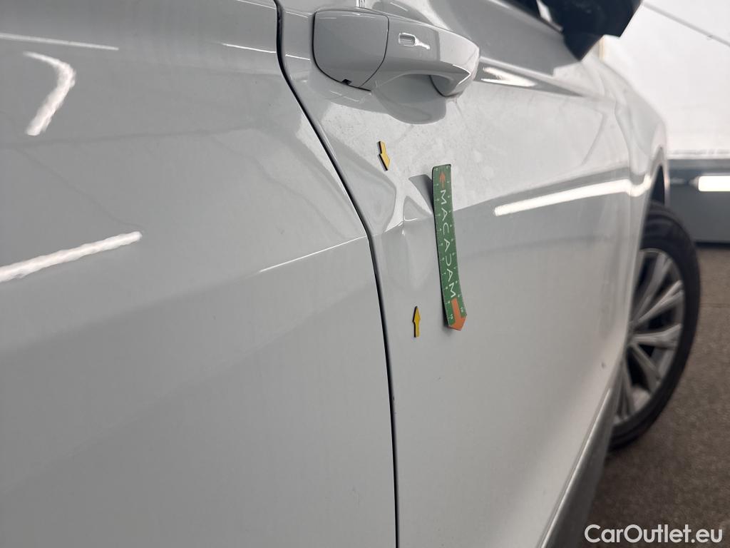  Volkswagen  Tiguan VOLKSWAGEN  / 2020 / 5P / SUV 2.0 TDI 150 DSG7 LIFE PLUS #2