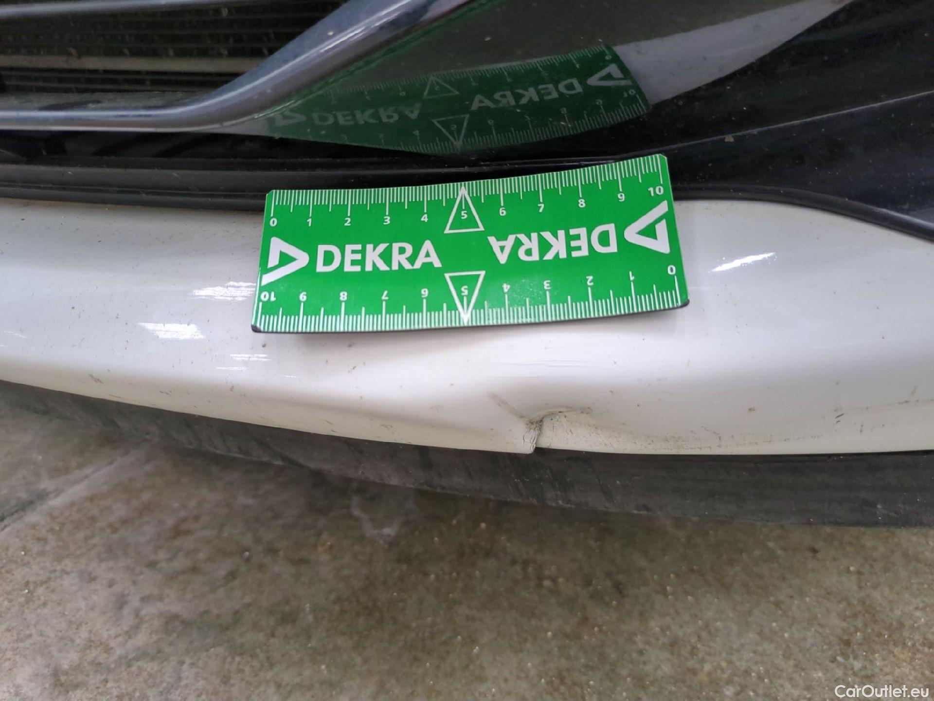  Toyota  Yaris  Hybride Affaires / 2017 / 5P / Berline 1.5 VVT-I HYBRID AUTO France Business #21