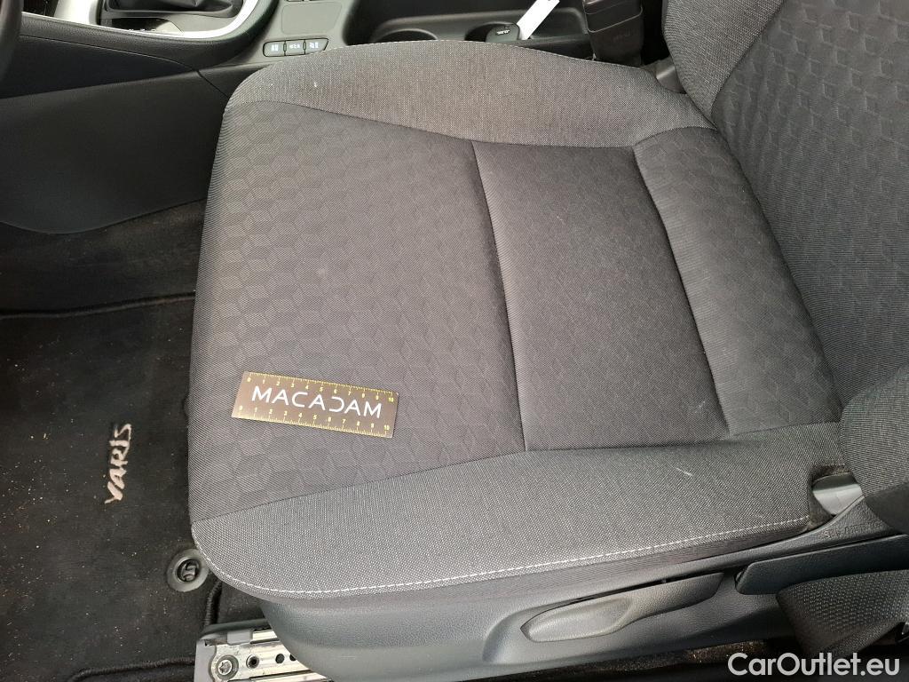  Toyota  Yaris TOYOTA  Hybride / 2019 / 5P / Berline Hybride 116h Design #25