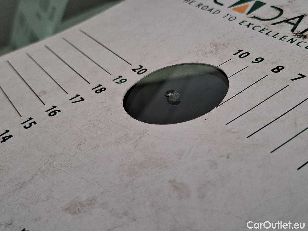  Toyota  Yaris TOYOTA  Hybride / 2019 / 5P / Berline Hybride 116h Design #7