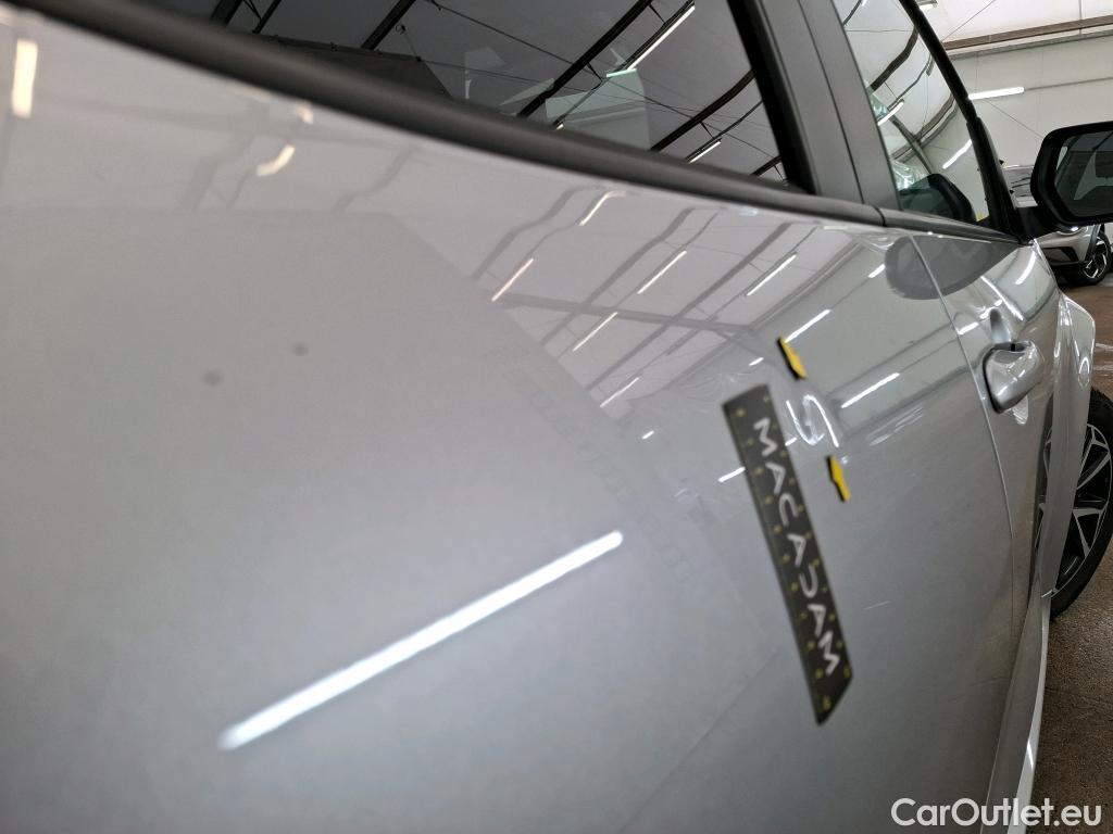  Toyota  Yaris TOYOTA  Hybride / 2019 / 5P / Berline Hybride 116h Design #13