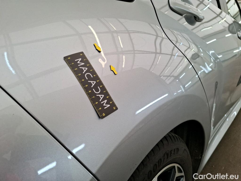  Toyota  Yaris TOYOTA  Hybride / 2019 / 5P / Berline Hybride 116h Design #11