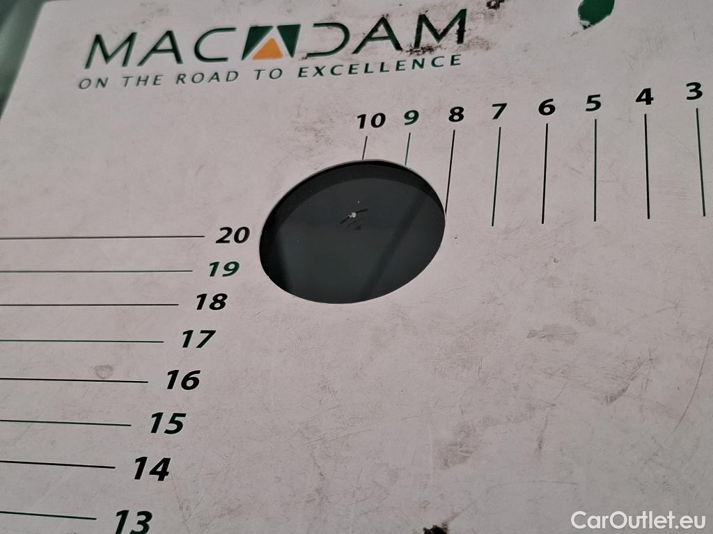  Toyota  Yaris TOYOTA  Hybride / 2019 / 5P / Berline Hybride 116h Design #9