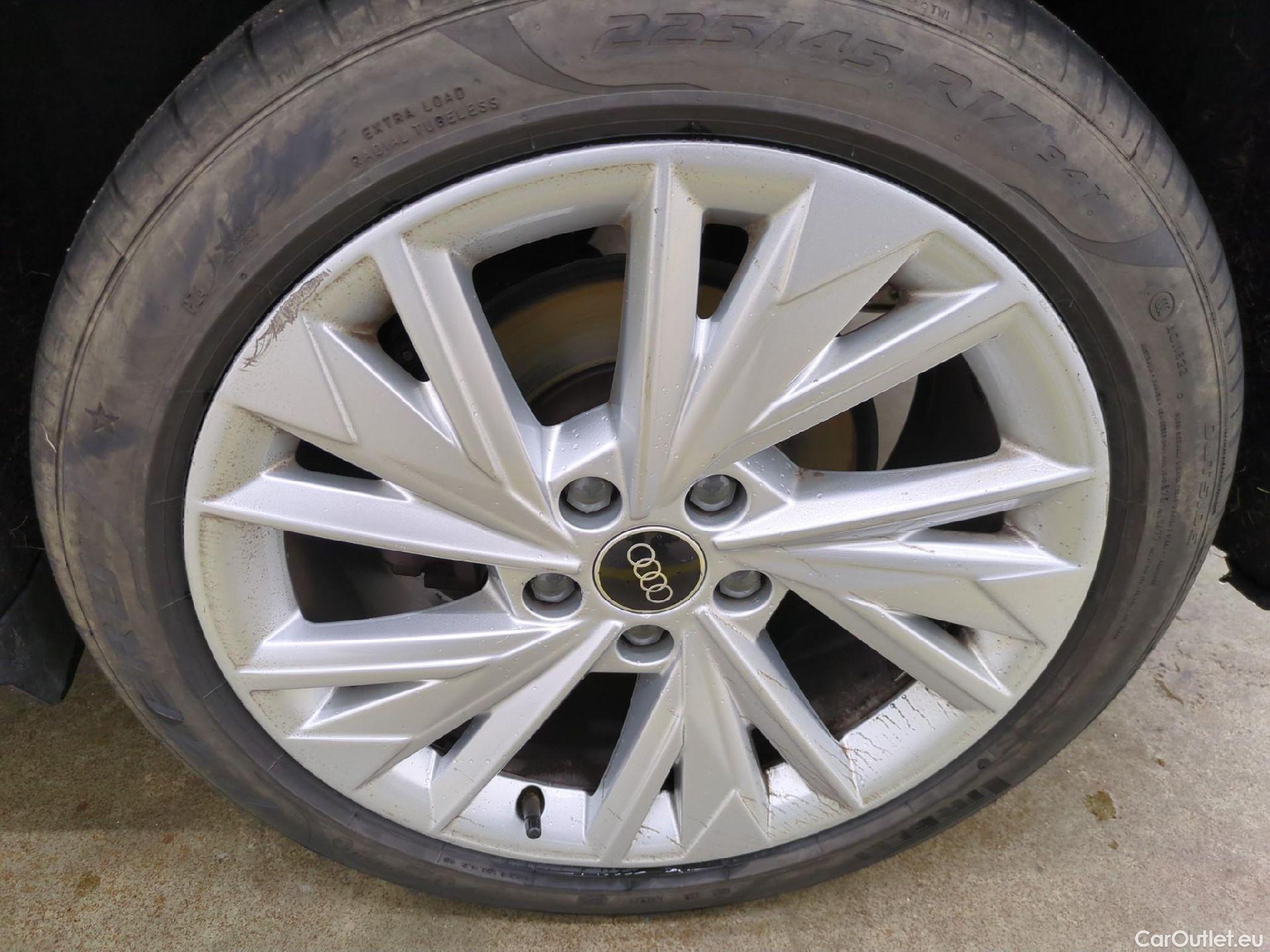  Audi  A3  Sportback 35 TDI Design Luxe 2.0 TDI 150CV BVA7 E6d #4