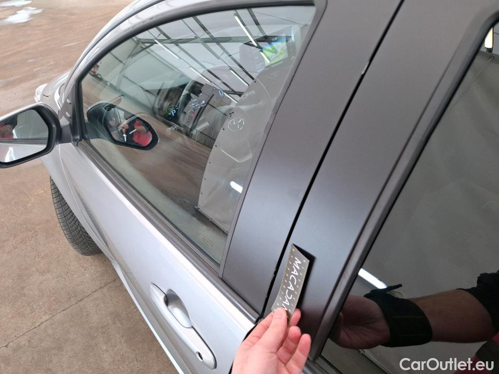  Toyota  Yaris TOYOTA  Hybride / 2019 / 5P / Berline Hybride 116h Design #21