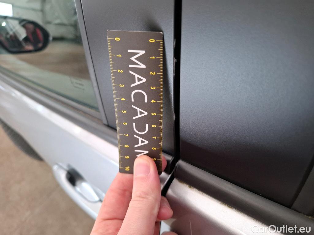  Toyota  Yaris TOYOTA  Hybride / 2019 / 5P / Berline Hybride 116h Design #22