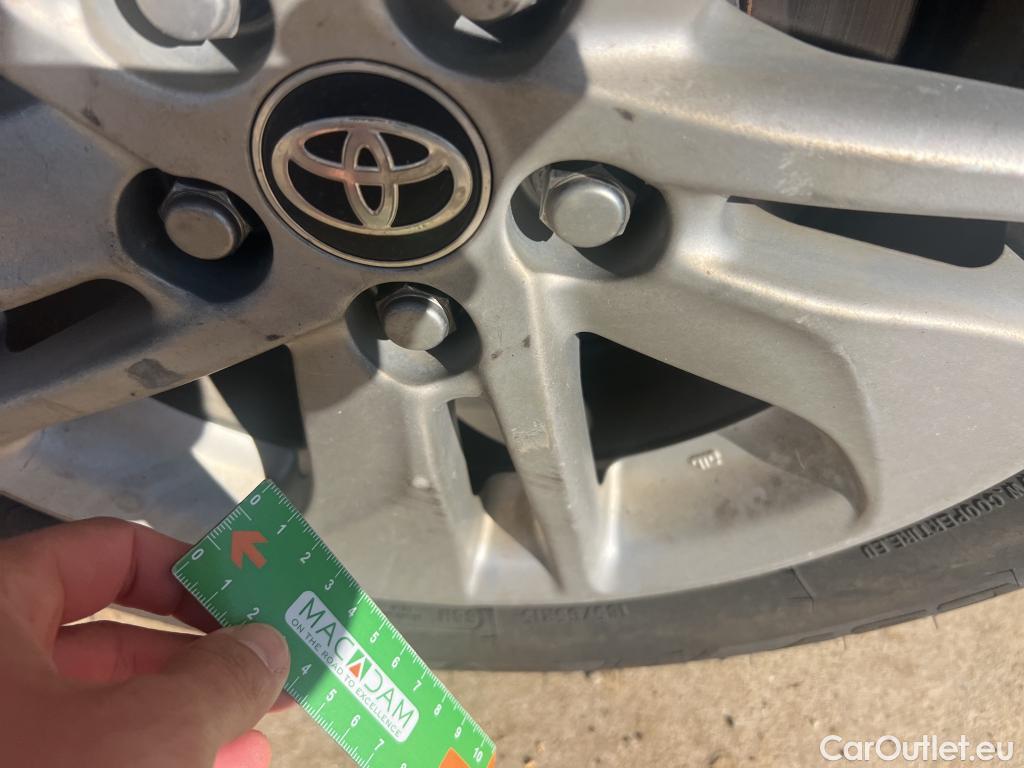  Toyota  Yaris TOYOTA  / 2020 / 5P / berlina con portón 1.5 120H Business Plus #27