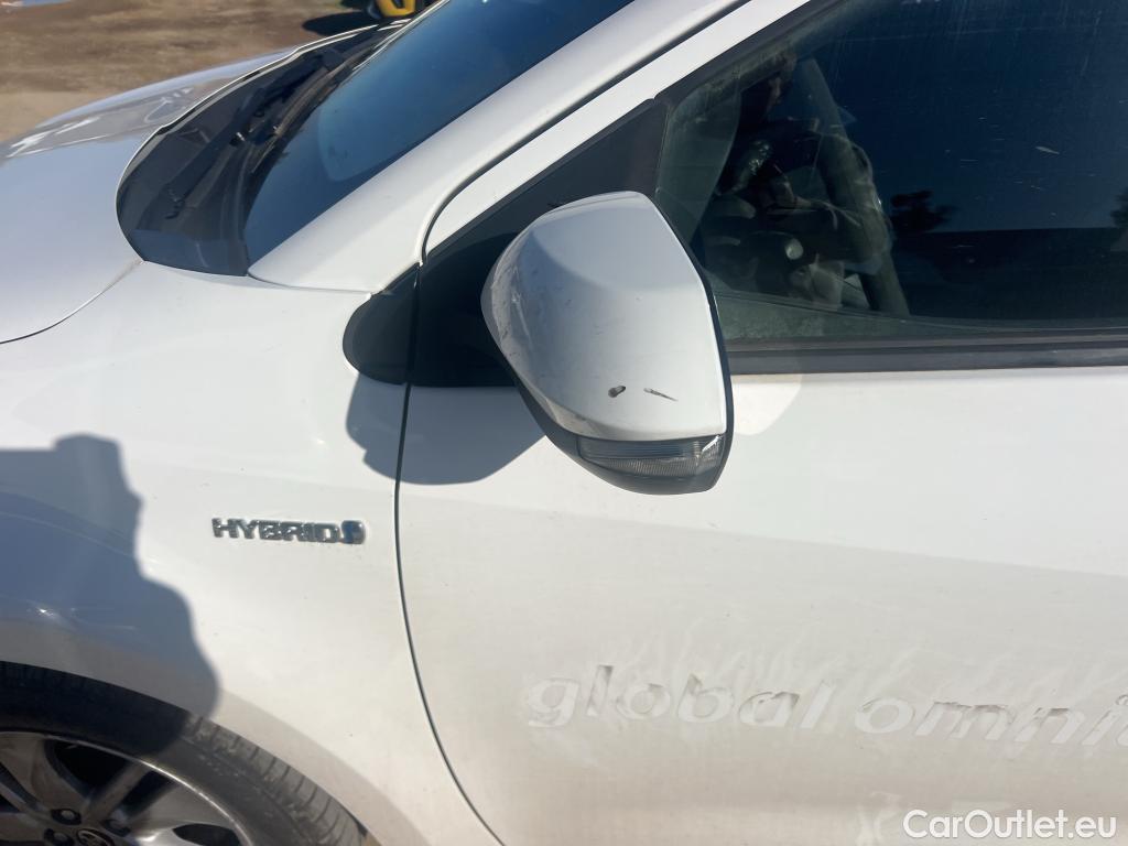  Toyota  Yaris TOYOTA  / 2020 / 5P / berlina con portón 1.5 120H Business Plus #47