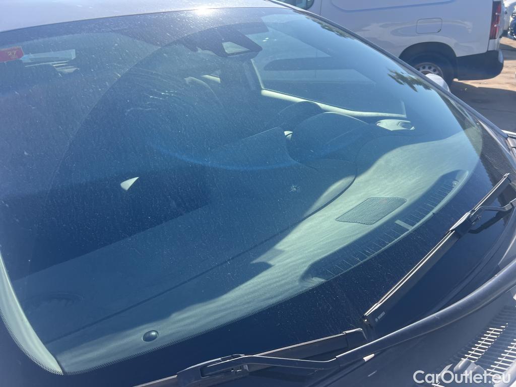  Toyota  Yaris TOYOTA  / 2020 / 5P / berlina con portón 1.5 120H Business Plus #1