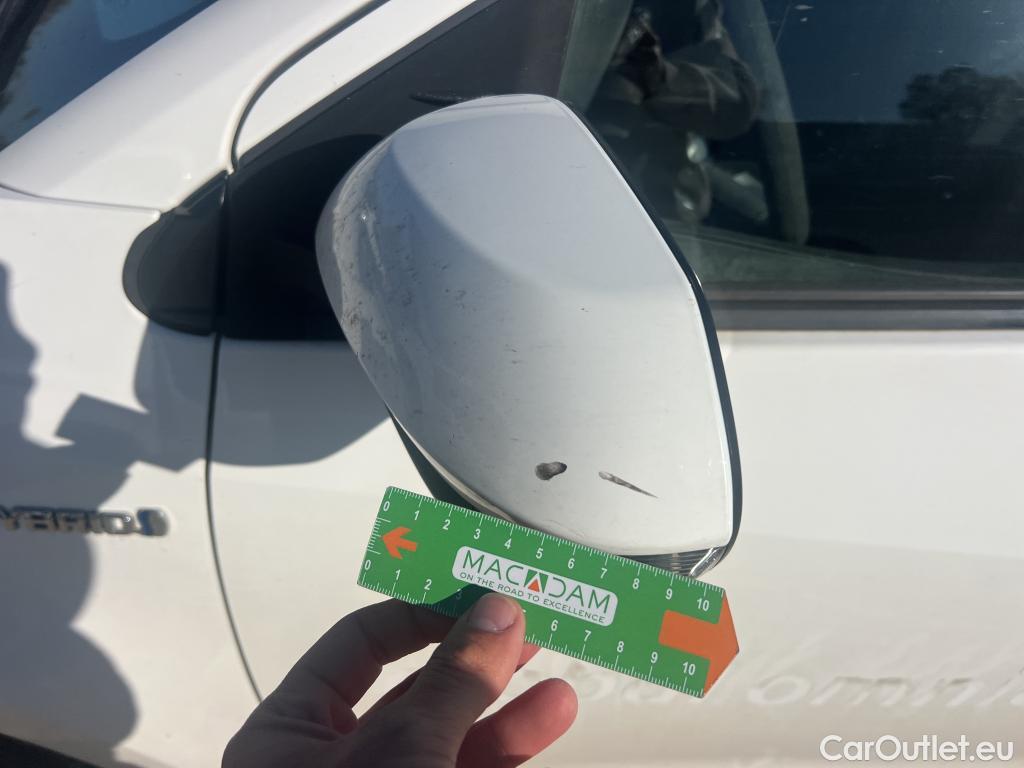  Toyota  Yaris TOYOTA  / 2020 / 5P / berlina con portón 1.5 120H Business Plus #48