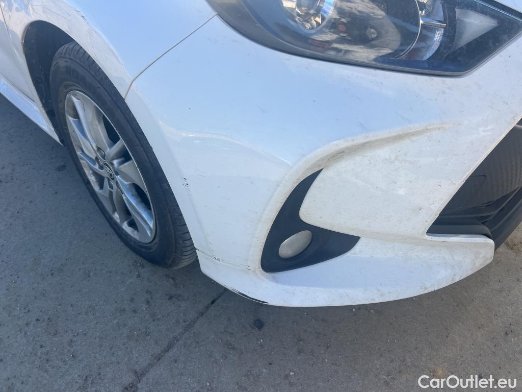  Toyota  Yaris TOYOTA  / 2020 / 5P / berlina con portón 1.5 120H Business Plus #40