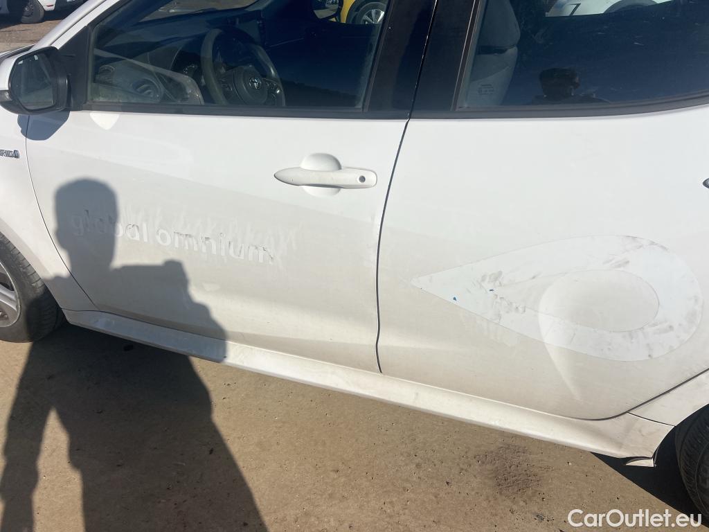  Toyota  Yaris TOYOTA  / 2020 / 5P / berlina con portón 1.5 120H Business Plus #15