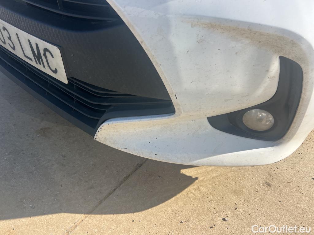  Toyota  Yaris TOYOTA  / 2020 / 5P / berlina con portón 1.5 120H Business Plus #38