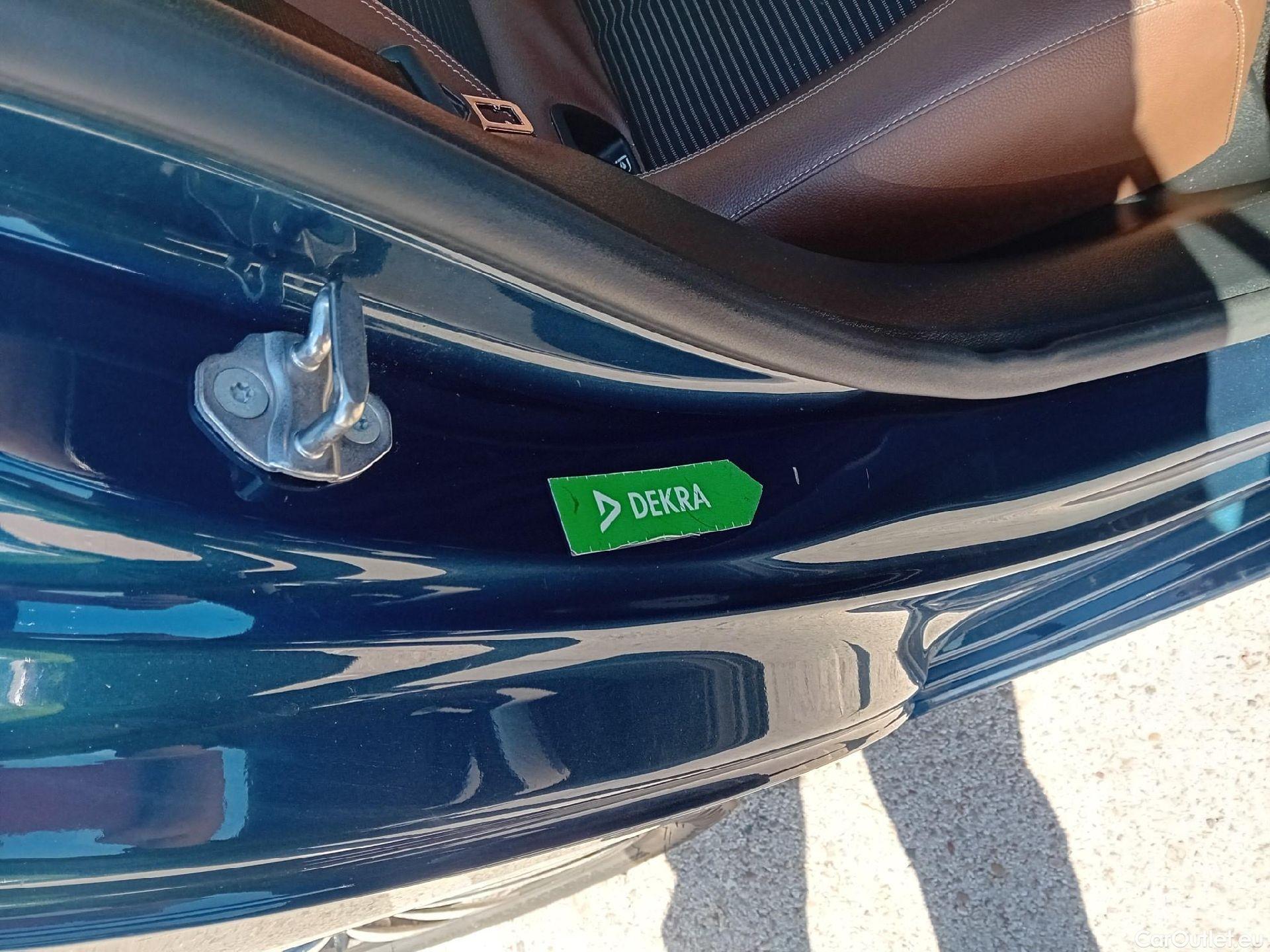  Mercedes  A-Klasse MERCEDES-BENZ Clase A / 2018 / 4P / sedán Sedán A 250 e #2