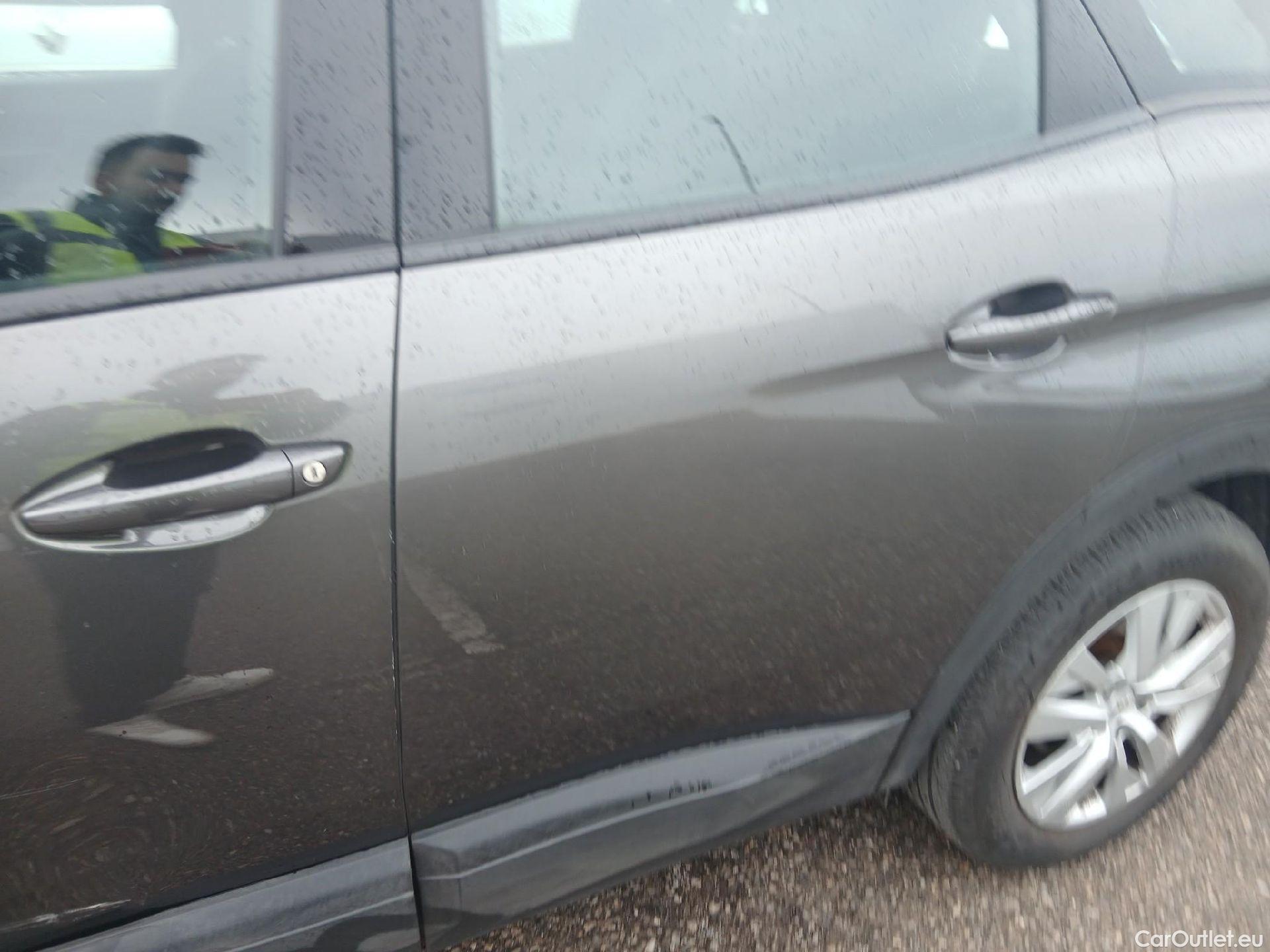  Peugeot  3008 PEUGEOT  / 2020 / 5P / todoterreno 1.5 BlueHDi 96kW (130CV) S&S Active Pack (AC3) #9