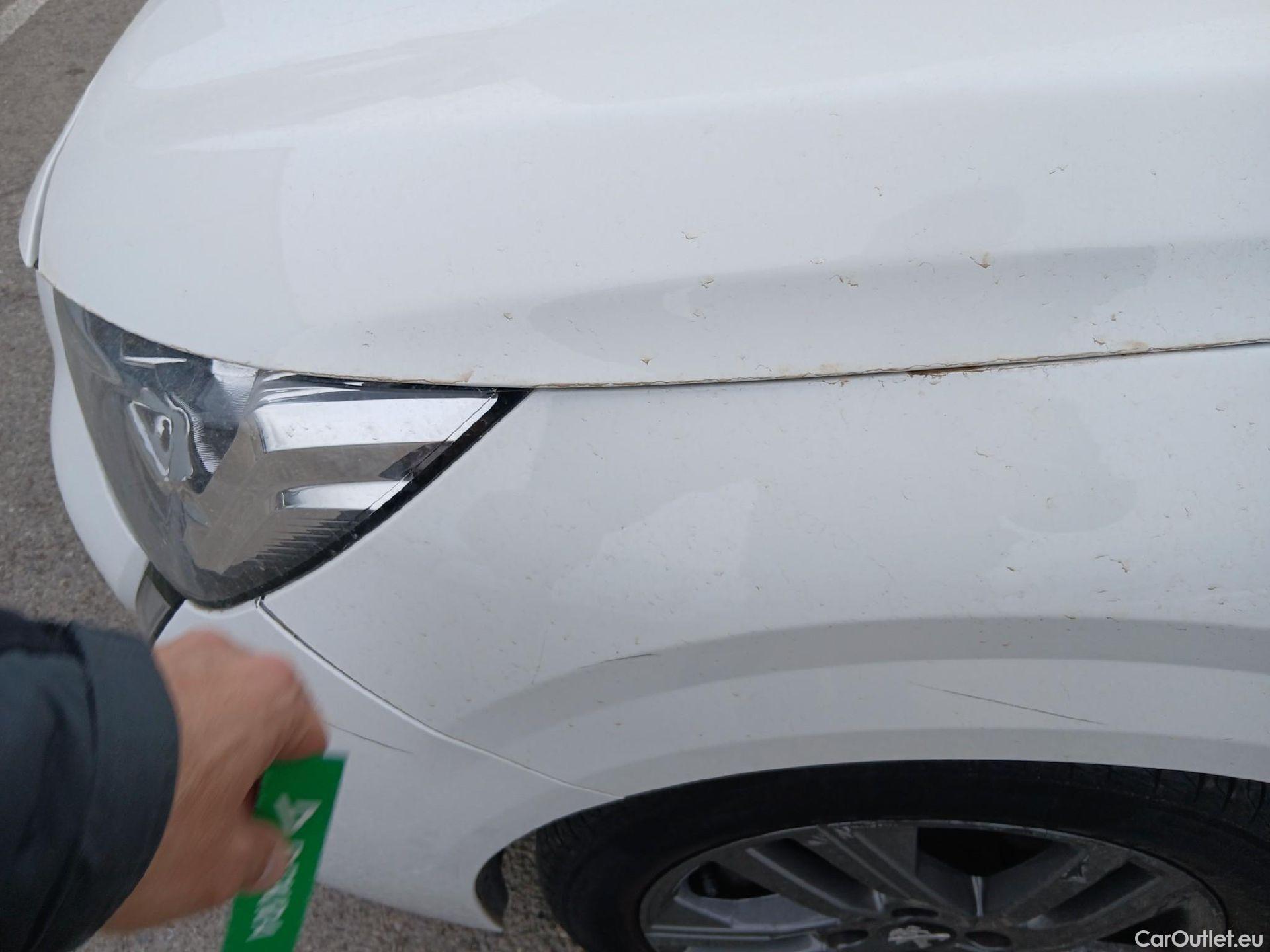  Peugeot  208 PEUGEOT  / 2019 / 5P / berlina con portón BlueHDi 73kW (100CV) Active Pack (AC2) #8