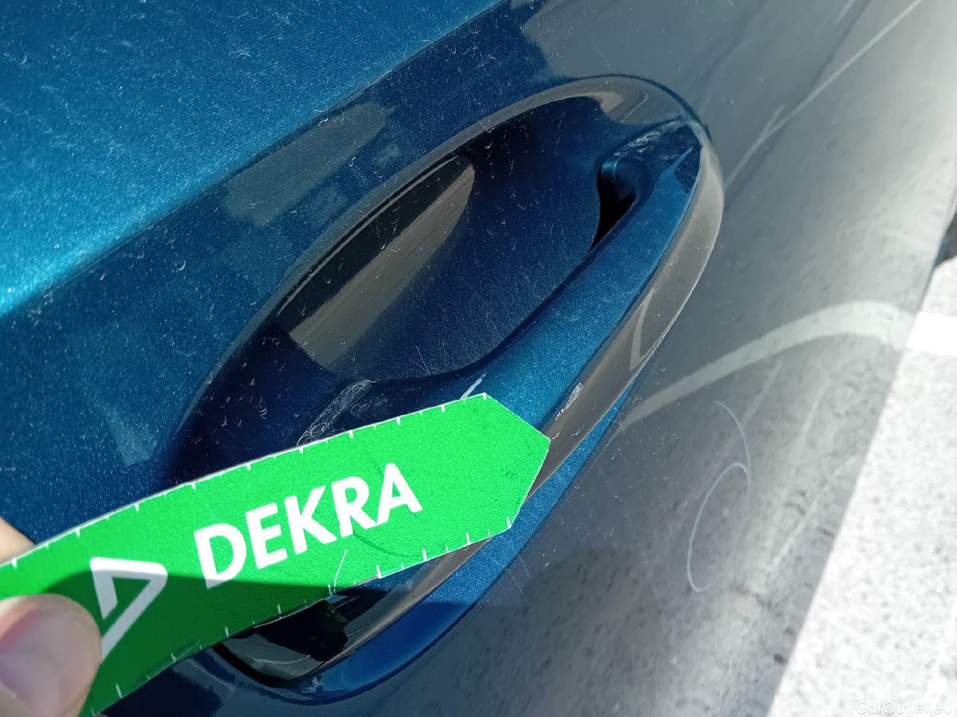  Mercedes  A-Klasse MERCEDES-BENZ Clase A / 2018 / 4P / sedán Sedán A 250 e #34