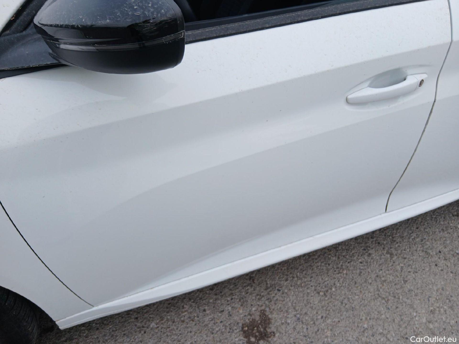  Peugeot  208 PEUGEOT  / 2019 / 5P / berlina con portón BlueHDi 73kW (100CV) Active Pack (AC2) #10