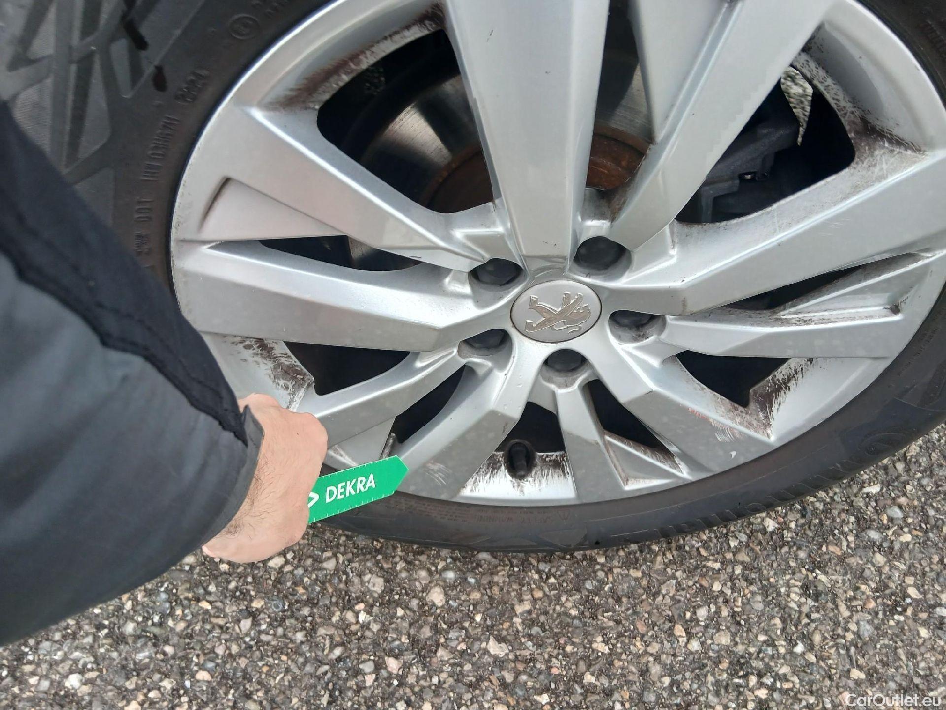  Peugeot  3008 PEUGEOT  / 2020 / 5P / todoterreno 1.5 BlueHDi 96kW (130CV) S&S Active Pack (AC3) #12