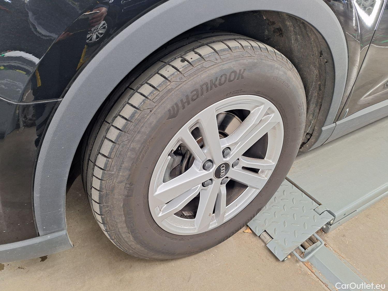  Audi  Q3 Audi,  '18, Audi  35 TDI S Tronic Bus. Ed. Attraction 5d #44