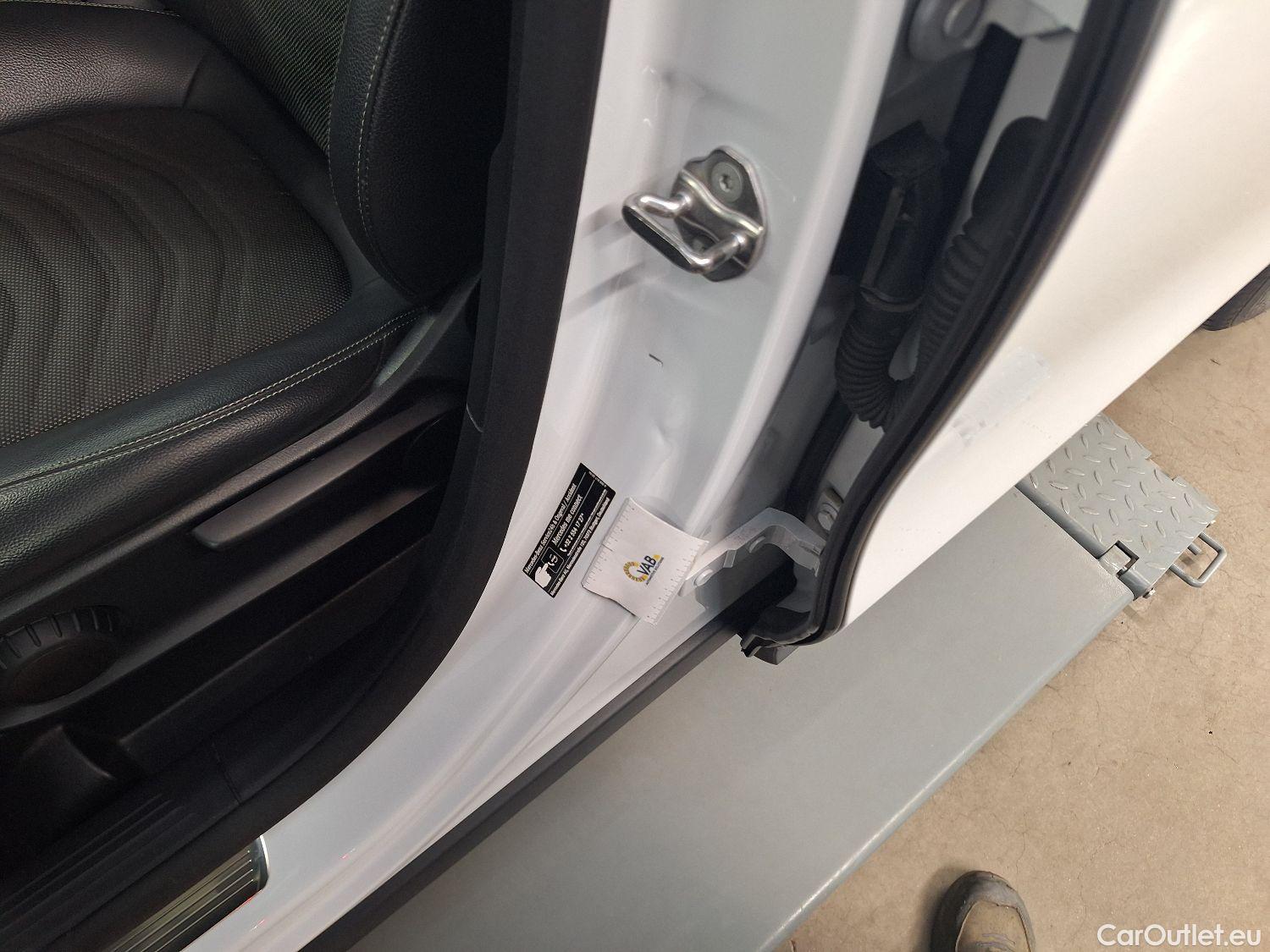  Mercedes  GLA Mercedes,  '20 PHEV, Mercedes-Benz   250e Business Solution 5d #41