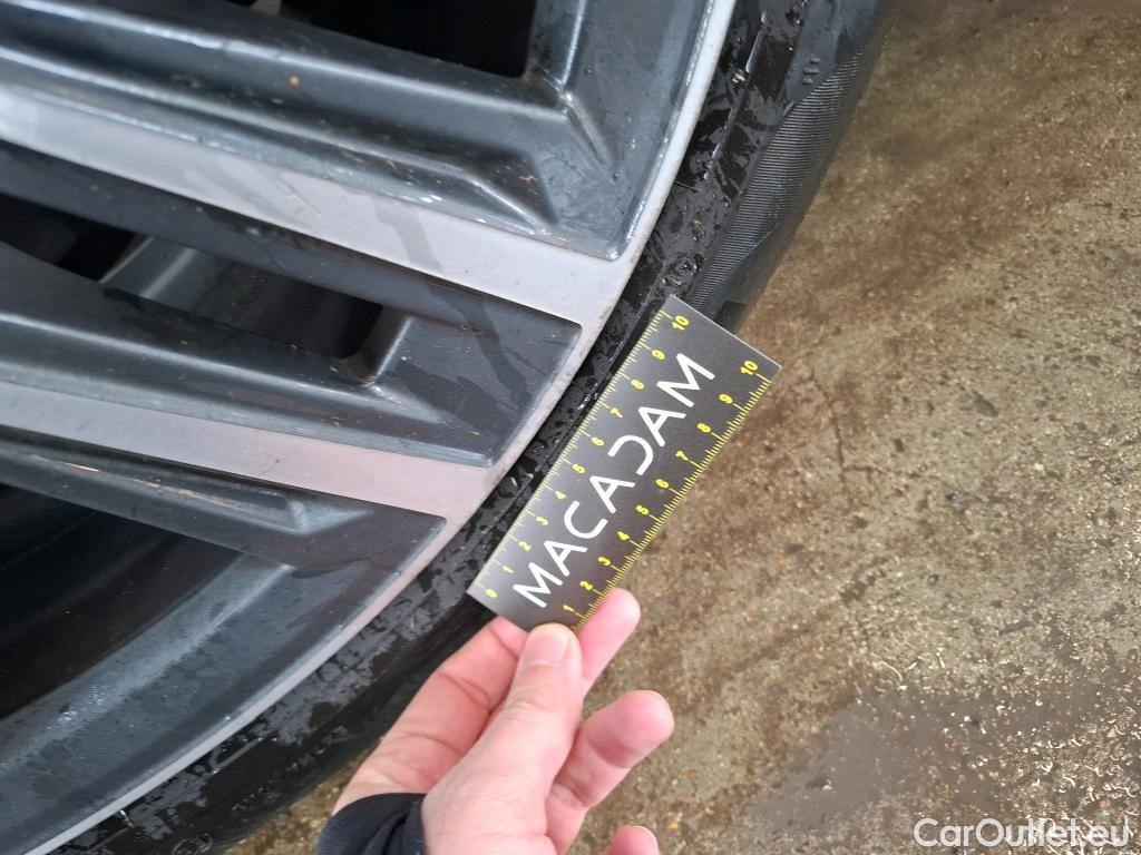  Bmw  Serie 1 BMW Série 1 / 2019 / 5P / Berline 116d DKG7 Business Design #24