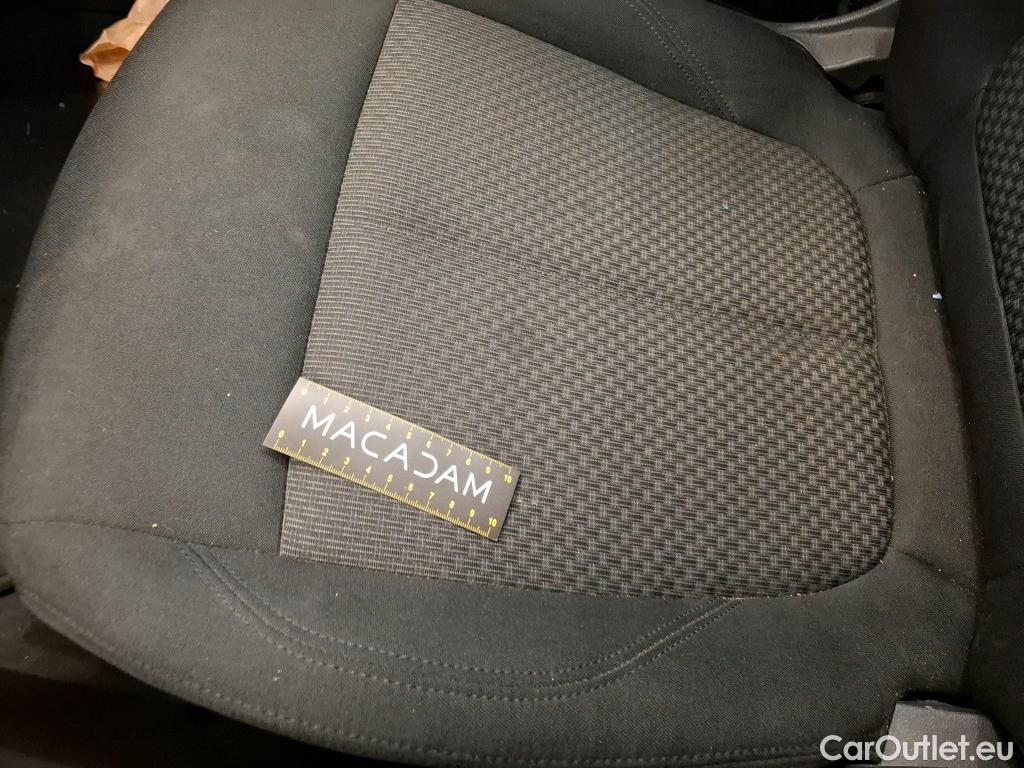  Bmw  Serie 1 BMW Série 1 / 2019 / 5P / Berline 116d DKG7 Business Design #32