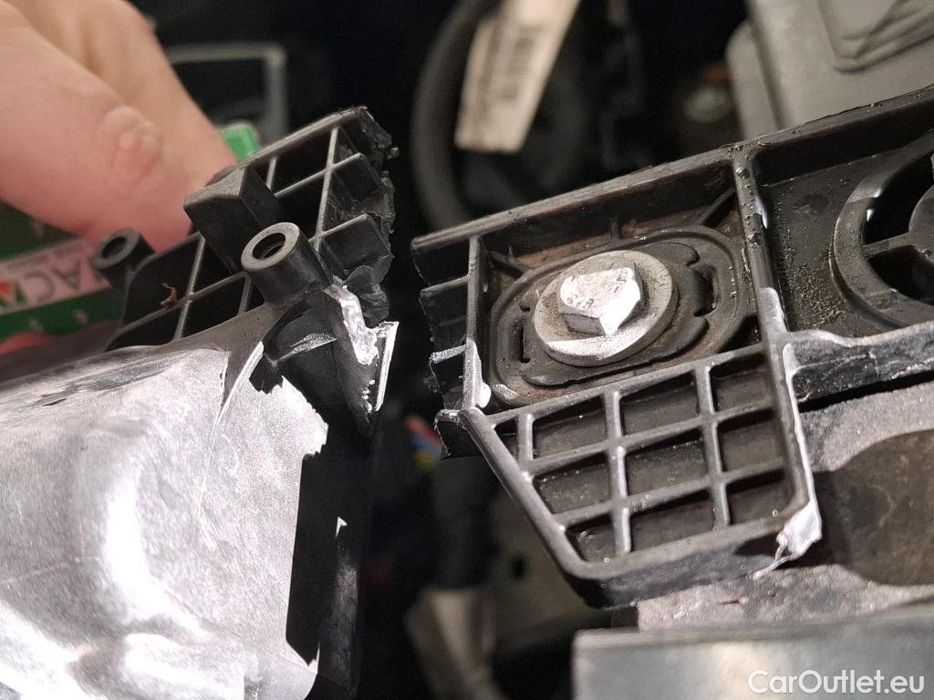  Citroen  C4  X Feel Pack 1.2 PureTech 130CV BVA8 6E #3