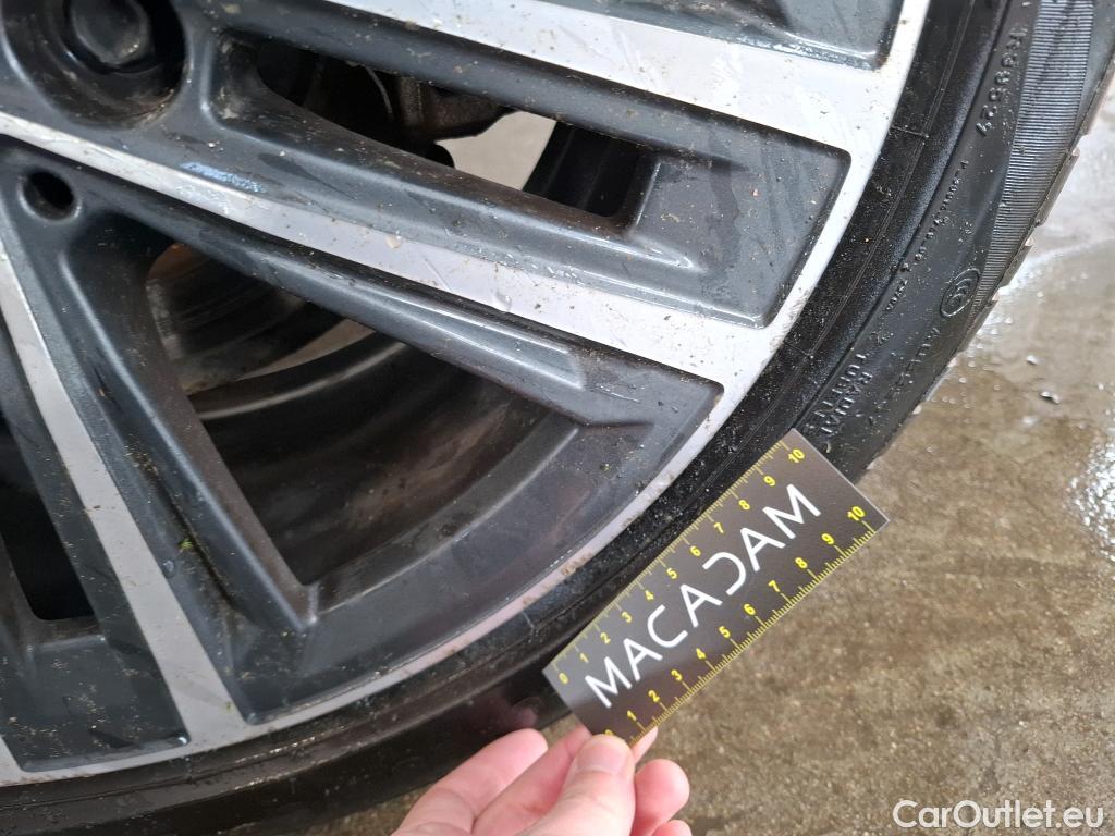  Bmw  Serie 1 BMW Série 1 / 2019 / 5P / Berline 116d DKG7 Business Design #19