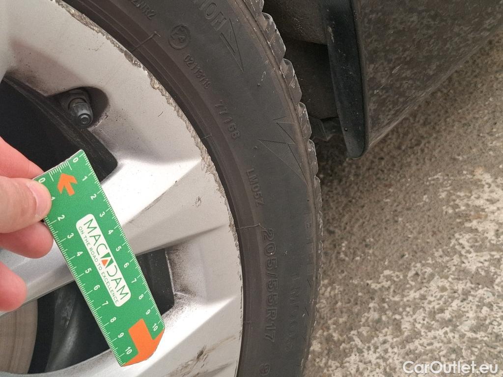  Bmw  Serie 2 Série 2 Gran Tourer 218d Lounge 2.0 150CV BVA8 E6d #53