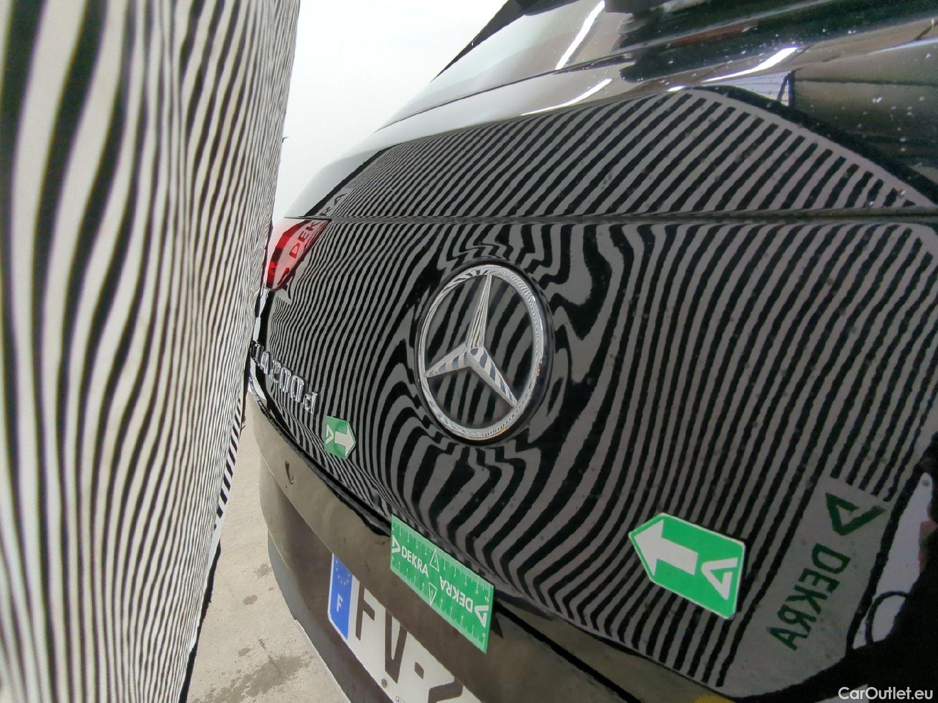  Mercedes  CLA-Klasse MERCEDES-BENZ CLA Shooting Brake / 2019 / 5P / Break CLA 200 d Progressive Line BA8 #29