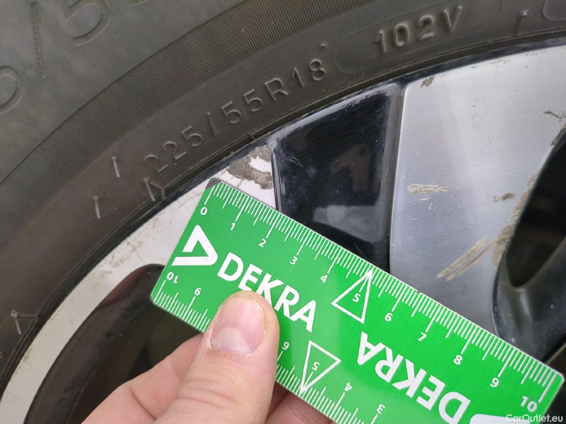  DS  DS7 7 Crossback Business 1.2 PureTech 130CV BVA8 E6d #25