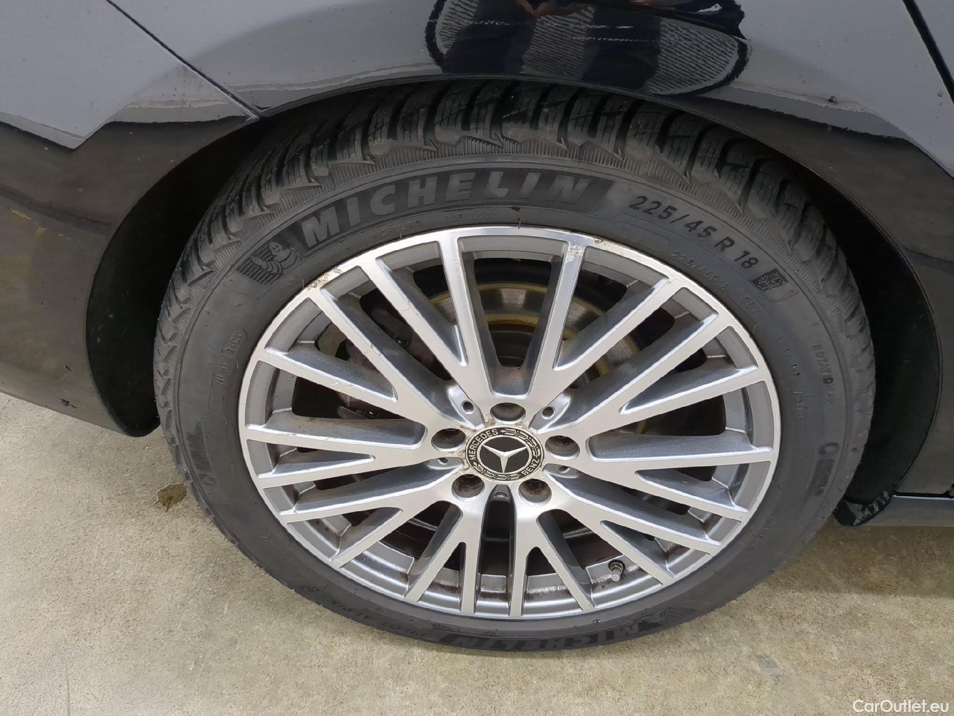  Mercedes  CLA-Klasse MERCEDES-BENZ CLA Shooting Brake / 2019 / 5P / Break CLA 200 d Progressive Line BA8 #5