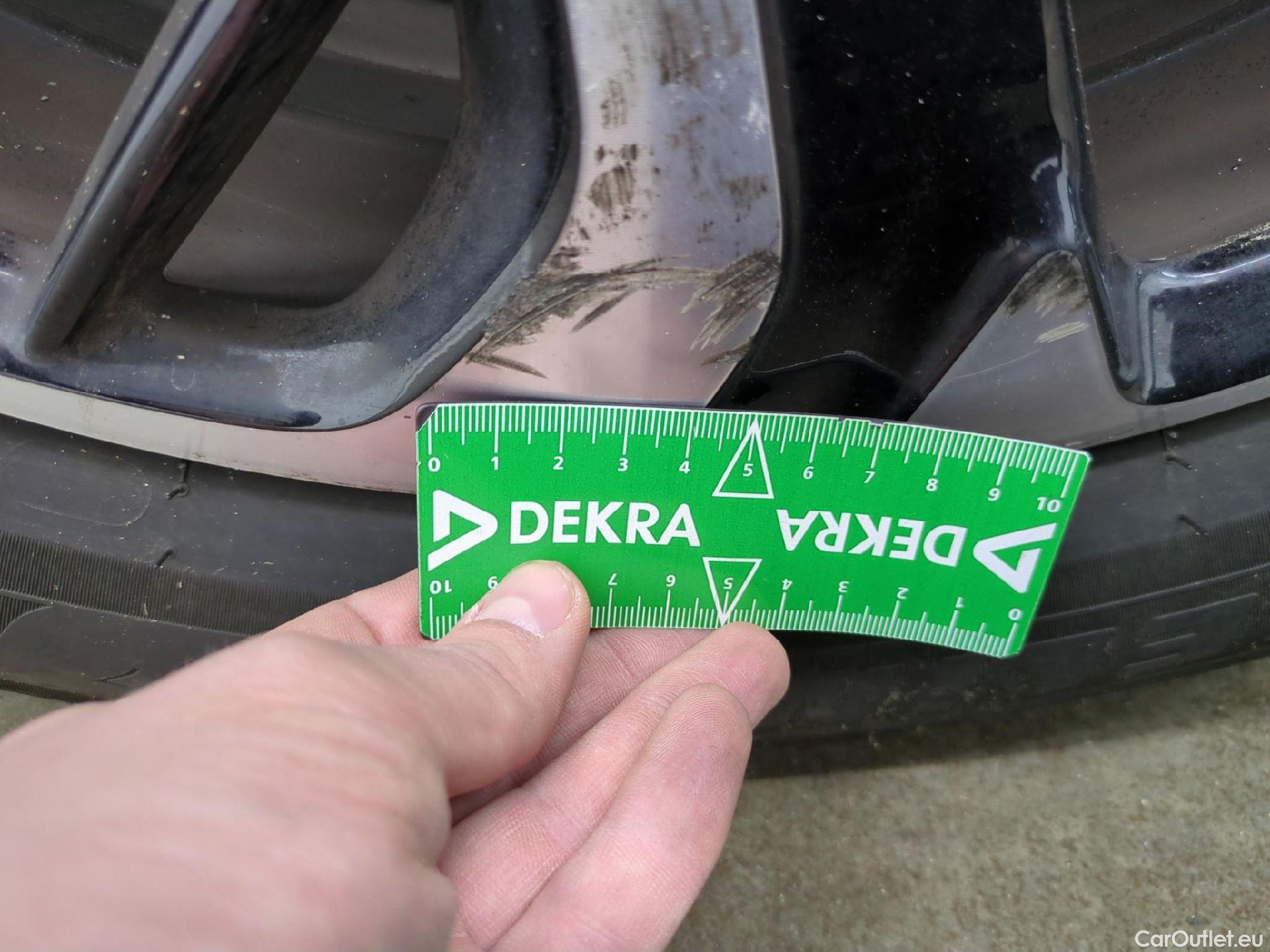  DS  DS7 7 Crossback Business 1.2 PureTech 130CV BVA8 E6d #40