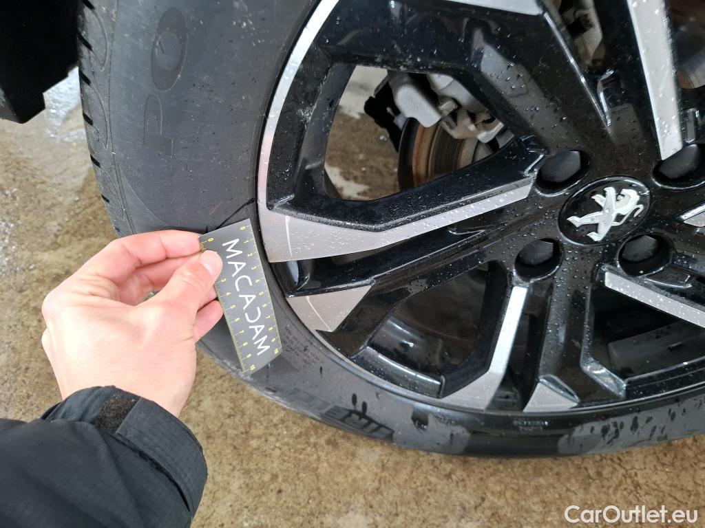  Peugeot  2008  Allure Business 1.2 PureTech 130CV BVA8 E6d #18