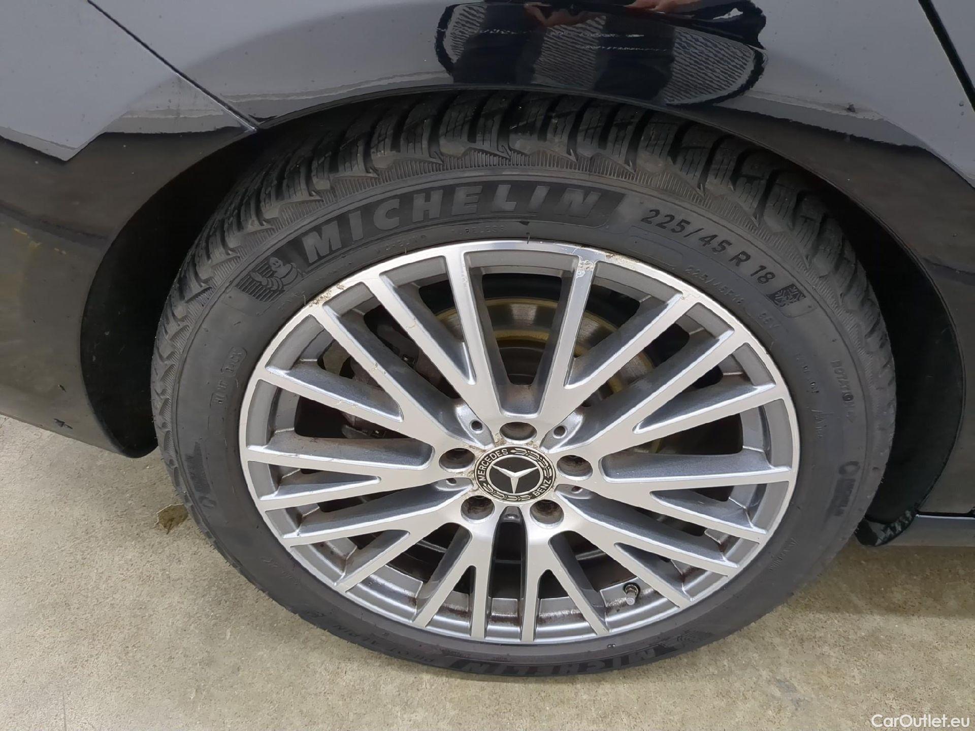  Mercedes  CLA-Klasse MERCEDES-BENZ CLA Shooting Brake / 2019 / 5P / Break CLA 200 d Progressive Line BA8 #13