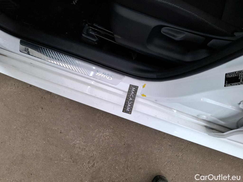  Toyota  Yaris TOYOTA  Hybride / 2019 / 5P / Berline Hybride 116h Design #7