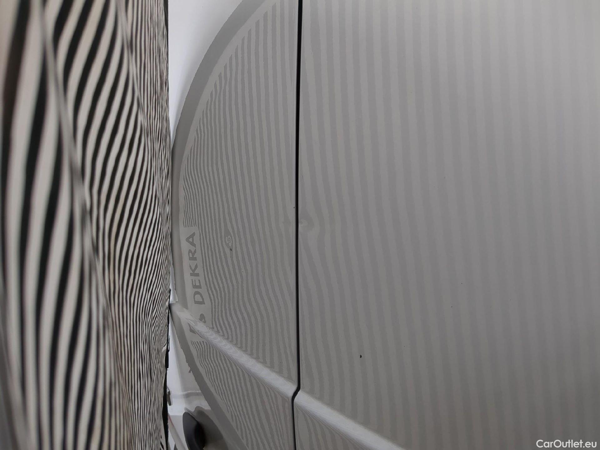  Peugeot  Expert  Fourgon Premium L1 1.5 HDi 120CV BVM6 E6d #25