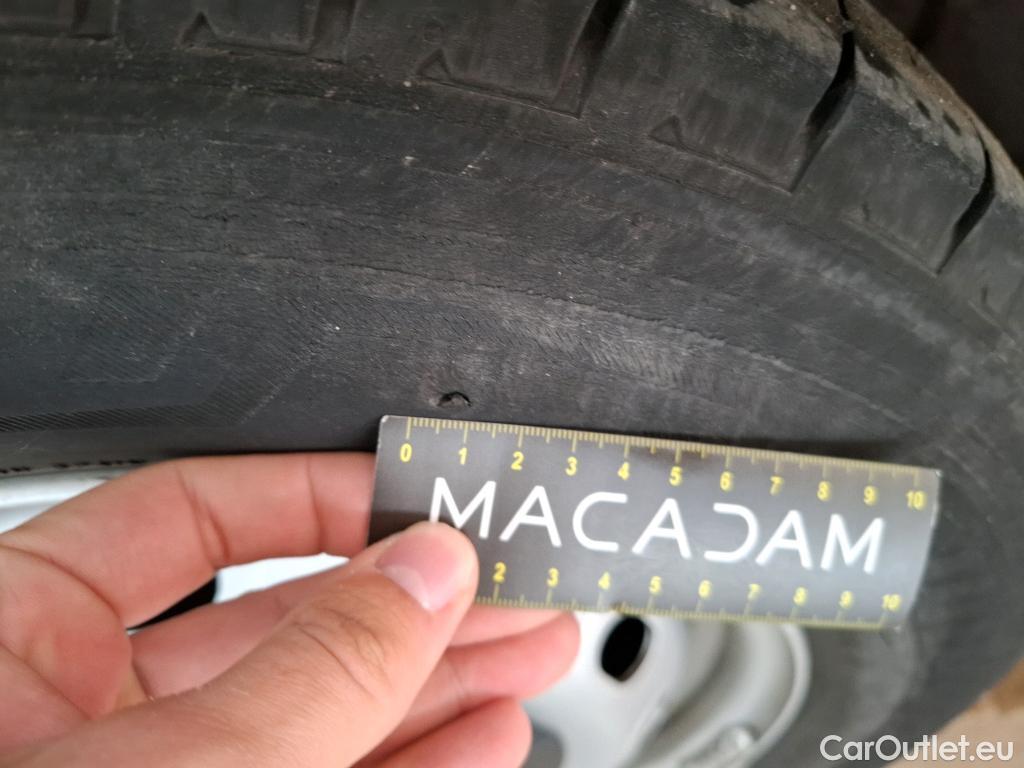  Renault  Trafic  Fourgon L2H1 3T Grand Confort 2.0 dCi 130CV BVM6 E6d #15